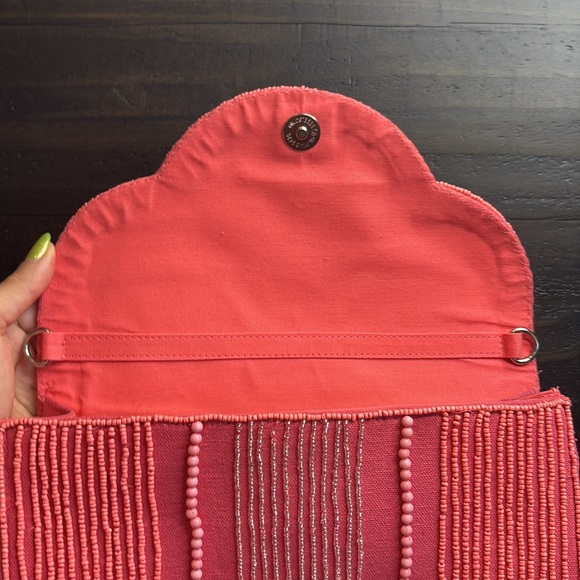 America & Beyond Beaded Clutch with Silver Chain - Picture 9 of 10